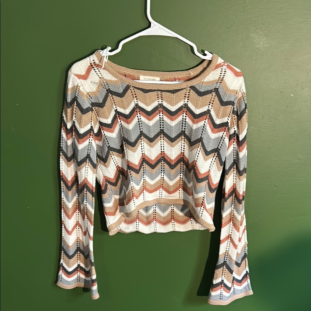 White and Tan Ribbed Crop Top with 3/4 Sleeves